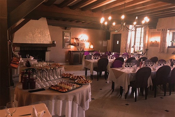 The room of the hotel restaurant Le Bourguignon is a true tribute to the rich gastronomic and cultural tradition of Burgundy.
As soon as you enter the room, you will be immediately transported into the warm and friendly atmosphere that characterises the region. The exposed stone walls and wooden beams give the room a rustic and authentic feel, recalling the history and tradition of Burgundy.
The solid wood tables, comfortable chairs and white linen tablecloths provide an elegant and refined atmosphere, while retaining a warm rustic feel.
The soft lighting and candles add a romantic and relaxing atmosphere to the room, creating an intimate and welcoming ambience.
The walls are decorated with photos and paintings depicting the iconic landscapes and local products of Burgundy, such as the vineyards, and of course the famous wines of the region.
Finally, the cuisine of the hotel restaurant Le Bourguignon is a true tribute to local gastronomy, with traditional dishes made with fresh and seasonal products from local producers.
Overall, the room at Le Bourguignon perfectly embodies the authenticity, conviviality and cultural richness of Burgundy, offering a unique gastronomic and cultural experience to its guests.
